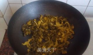豉香酸菜炒腊肉的做法步骤：2