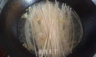 葱油鸡蛋青菜面的做法步骤：3