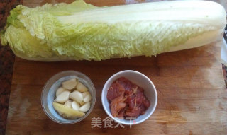 醋溜白菜杆的做法步骤：1