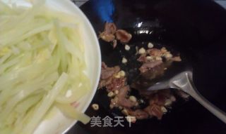 醋溜白菜杆的做法步骤：3