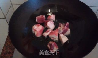 大脚板烧肘子肉的做法步骤：4