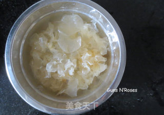 银耳羹的做法步骤：4