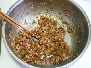 韭菜海米猪肉水饺的做法步骤：4