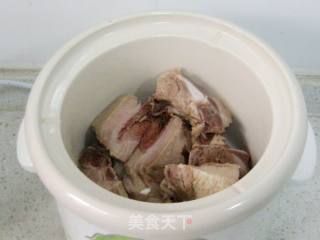 灵芝猪骨汤的做法步骤：3