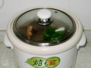 灵芝猪骨汤的做法步骤：8