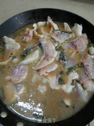 经典川菜   酸菜鱼（烧油健康版）的做法步骤：7