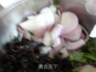 洋葱拌木耳的做法步骤：6