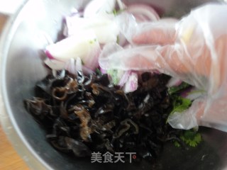 洋葱拌木耳的做法步骤：9