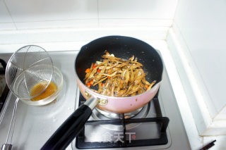 男人的下酒菜——香辣小鱼干的做法步骤：6