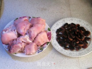 花腰豆炖猪蹄的做法步骤：1