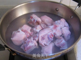 花腰豆炖猪蹄的做法步骤：2