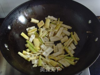 蚝油焖笋的做法步骤：4