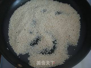 自制芝麻酱的做法步骤：1