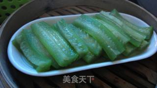 蒜碎浇丝瓜的做法步骤：2
