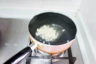 玉米番茄炒贝壳粉的做法步骤：5