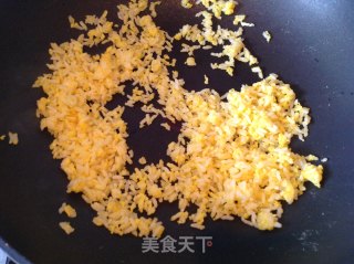 平民版黄金蛋炒饭的做法步骤：4