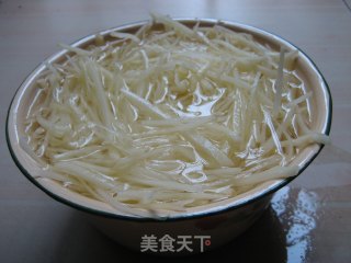 炒土豆丝的做法步骤：2