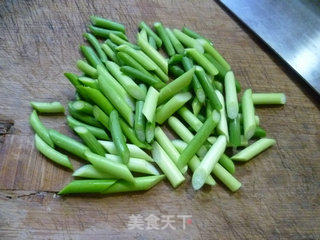蒜薹炒花生仁的做法步骤：3