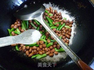 蒜薹炒花生仁的做法步骤：10