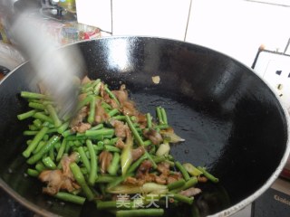 豇豆炒肉的做法步骤：10