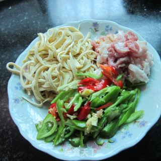 炒长豆腐丝的做法步骤：1
