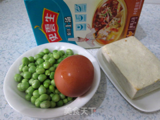 清新爽口的---豌豆豆腐蛋花汤的做法步骤：1