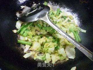 梅豆炒牛心菜的做法步骤：11