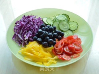 橄榄油果蔬沙拉的做法步骤：2