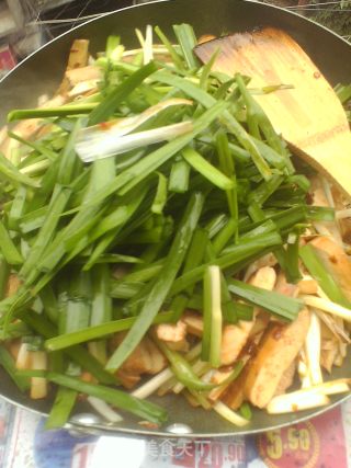 韭菜炒香干的做法步骤：7