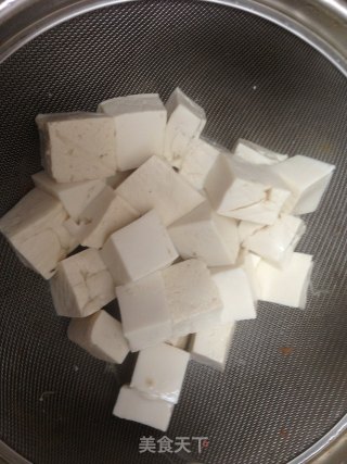 麻婆豆腐——少油少辣版的做法步骤：2
