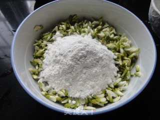【槐花鸡蛋饼】的做法步骤：4