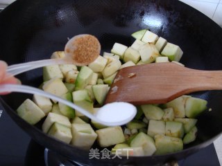 蒜香红烧茄子的做法步骤：5