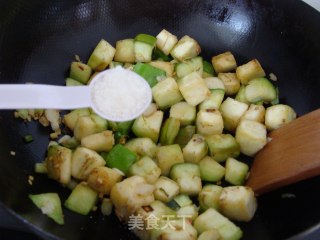 蒜香红烧茄子的做法步骤：6