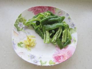 香菇炒腊肉的做法步骤：6