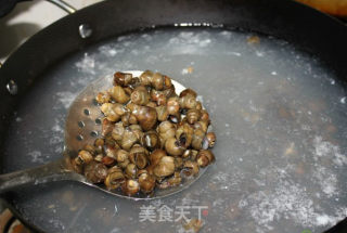 美味的辣炒田螺的做法步骤：3