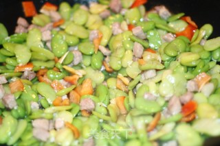 深受宝宝喜爱的蚕豆肉丁的做法步骤：5