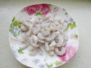 韭苔炒虾仁的做法步骤：1