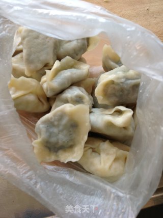 煎饺子的做法步骤：1