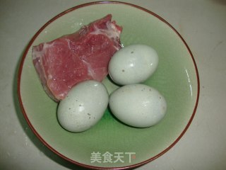 砂锅皮蛋瘦肉粥的做法步骤：1