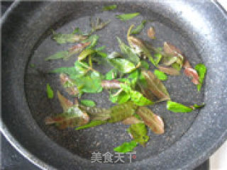 椿头大虾（配土豆丝饼）的做法步骤：2