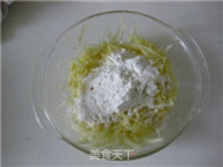 椿头大虾（配土豆丝饼）的做法步骤：5