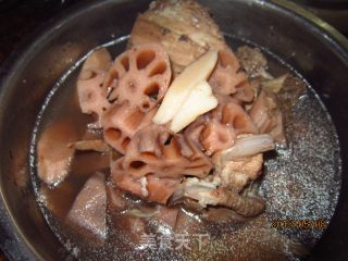 山药莲藕大骨汤的做法步骤：8