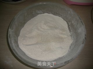 【紫薯蜜豆包】----给自己的早餐添一道风景的做法步骤：2
