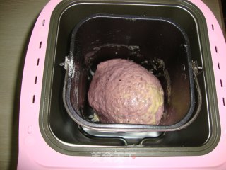 【紫薯蜜豆包】----给自己的早餐添一道风景的做法步骤：7