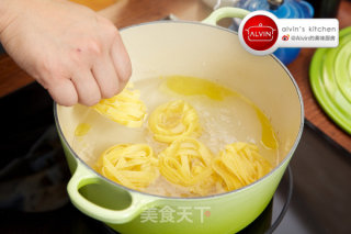 茄汁海鲜宽面的做法步骤：8