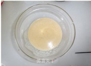 清香宜人的小蛋糕——芒果小蛋糕的做法步骤：2