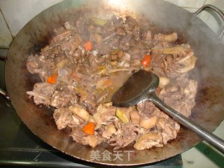 【黄酒南乳焖鸭】-----只要煮透透就不怕H7N9啦的做法步骤：1