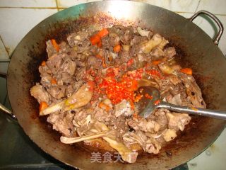 【黄酒南乳焖鸭】-----只要煮透透就不怕H7N9啦的做法步骤：2