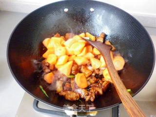 【宝宝最爱】----------红烧肉炖土豆豆角胡萝卜的做法步骤：6