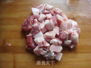 杏鲍菇红烧肉的做法步骤：2